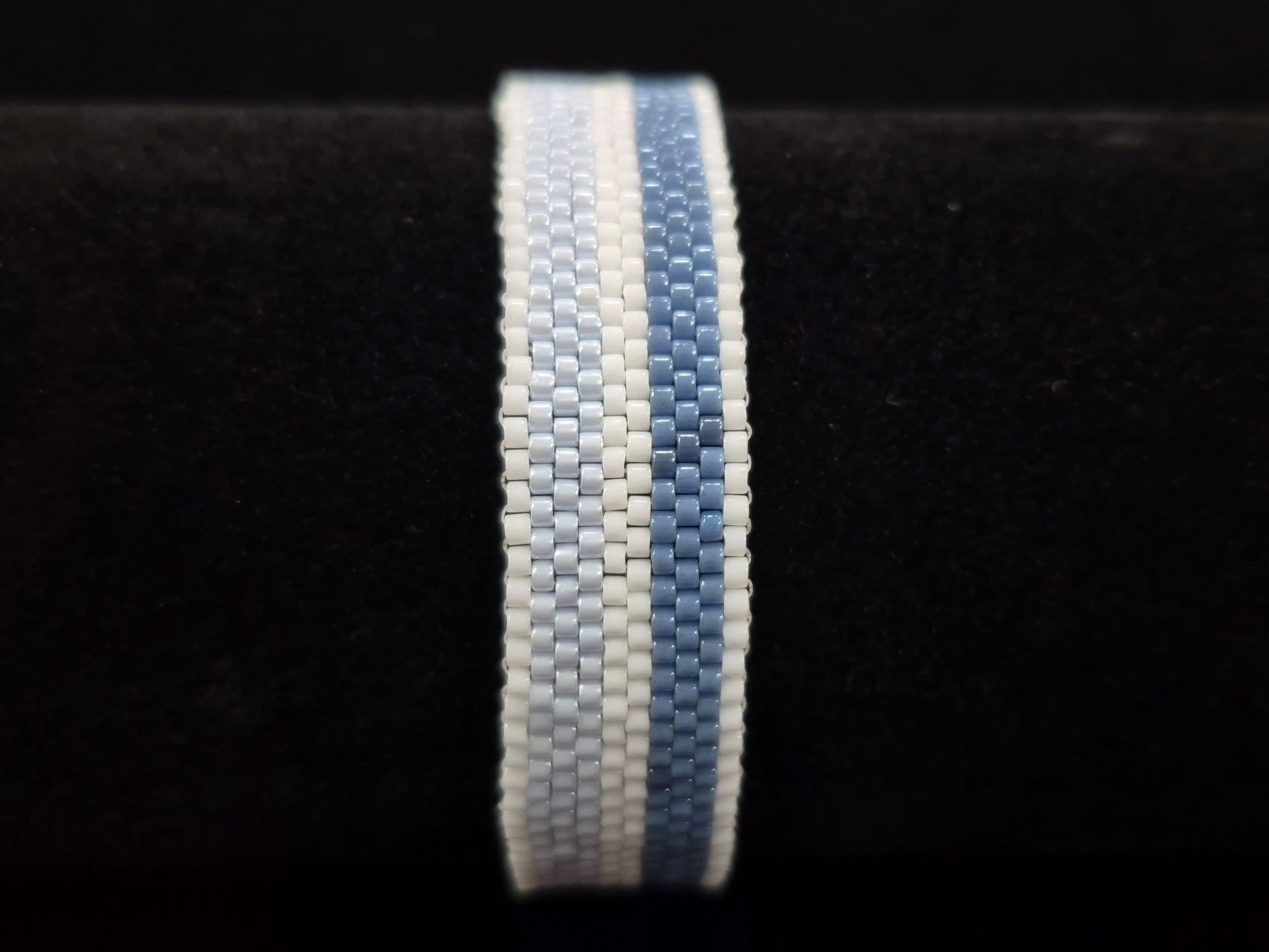 Peyote stitch bracelet, blue and white
